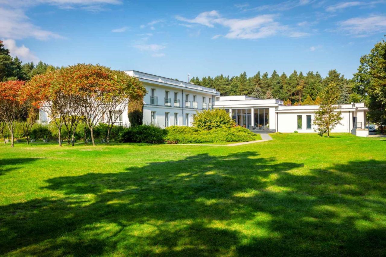 Perla Lesna Nadarzyn Bed & Breakfast ภายนอก รูปภาพ