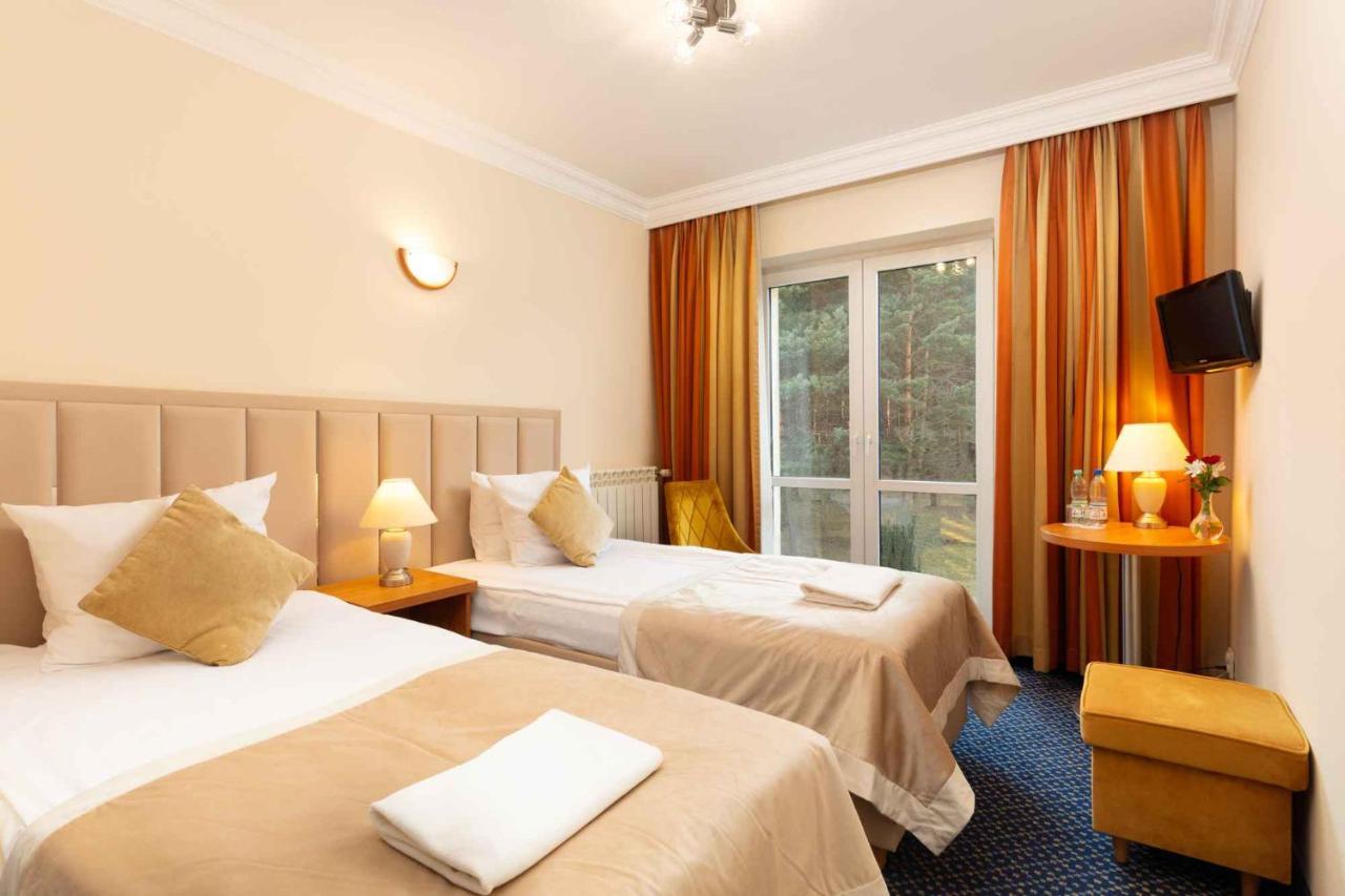 Perla Lesna Nadarzyn Bed & Breakfast ภายนอก รูปภาพ