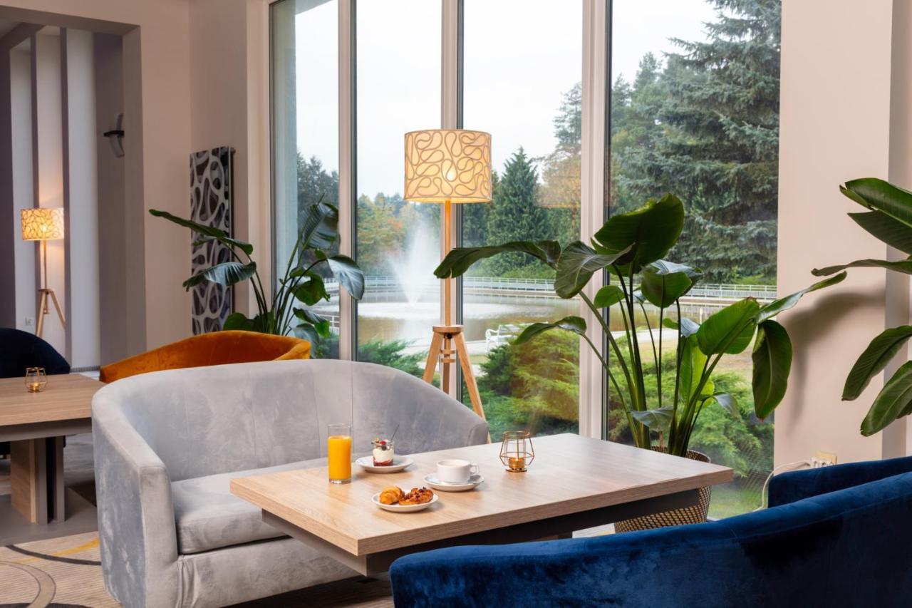 Perla Lesna Nadarzyn Bed & Breakfast ภายนอก รูปภาพ