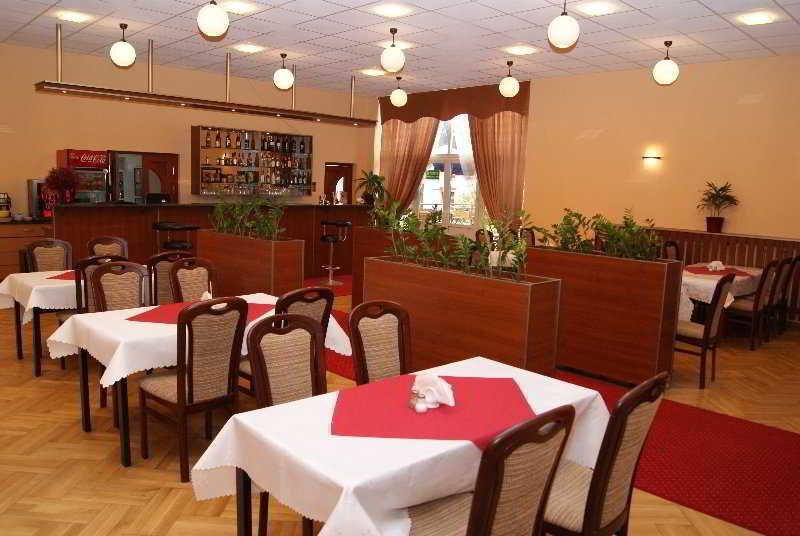 Perla Lesna Nadarzyn Bed & Breakfast ภายนอก รูปภาพ